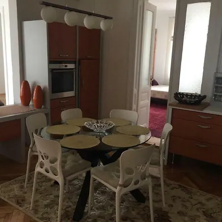 Apartman Vega *